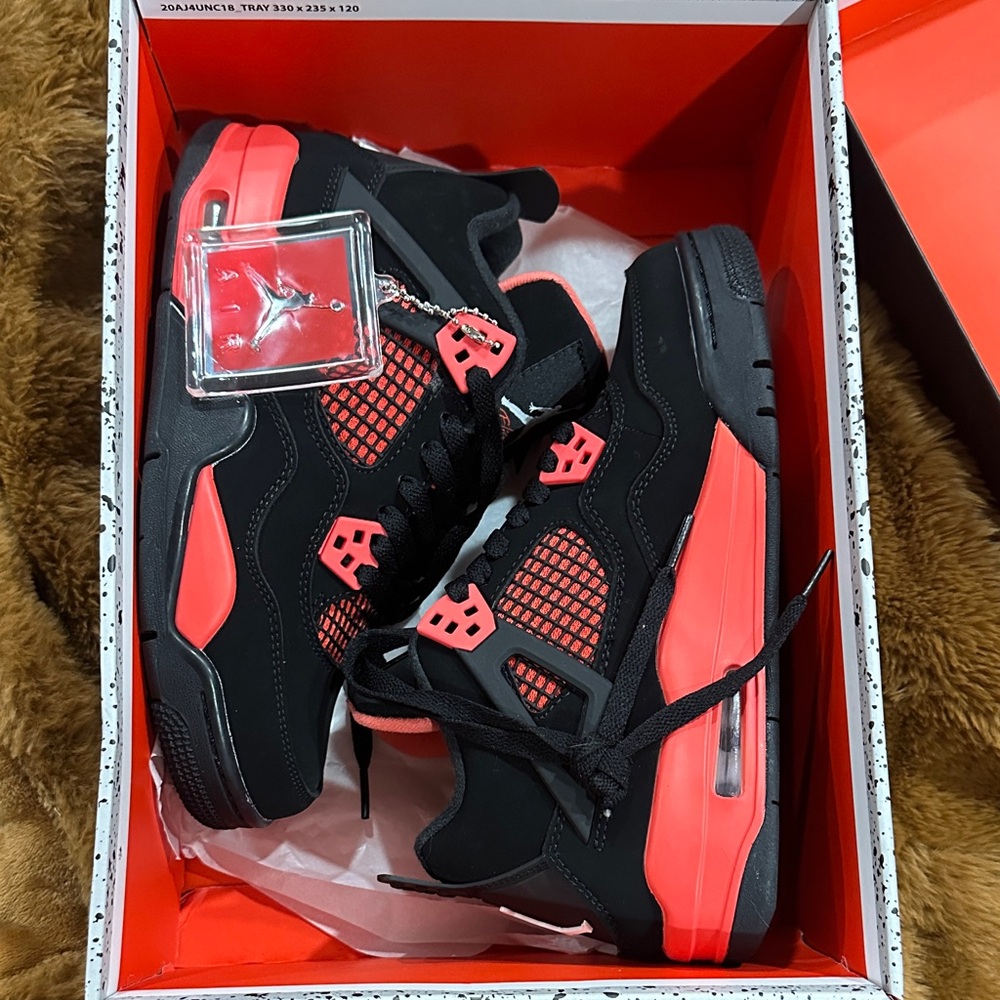 Air Jordan Retro Black Red Brand New 5.5 Men’s/7 Women’s